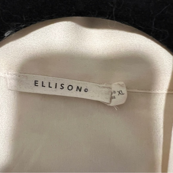 Tie front cream long sleeve blouse XL - Picture 8 of 8